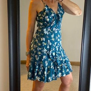 2/$20🌺 Mossimo Floral strappy mock wrap dress